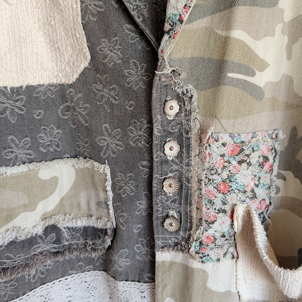 POL Balloon Sleeve Deconstructed Patchwork Twill … - image 3